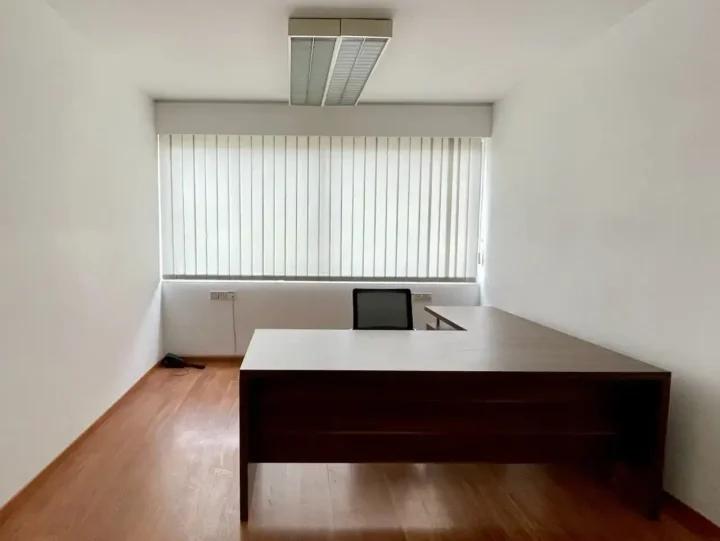 Office 250 m² for rent in Limassol, Limassol - Agios Nicolaos