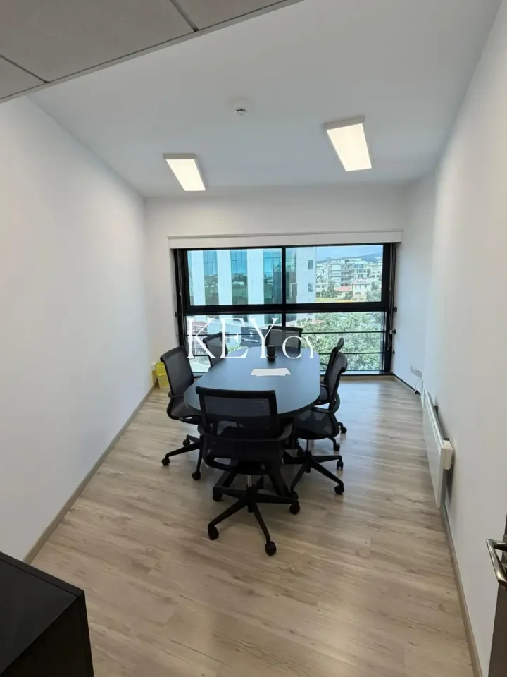 Офис 150 м² в аренду в Limassol, Limassol - Agia Zoni