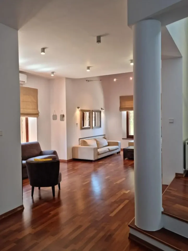 4-bedroom villa for rent 272 m² in Nicosia, Egkomi