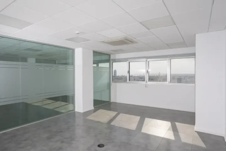 Office 500 m² for rent in Limassol, Limassol - Omonia
