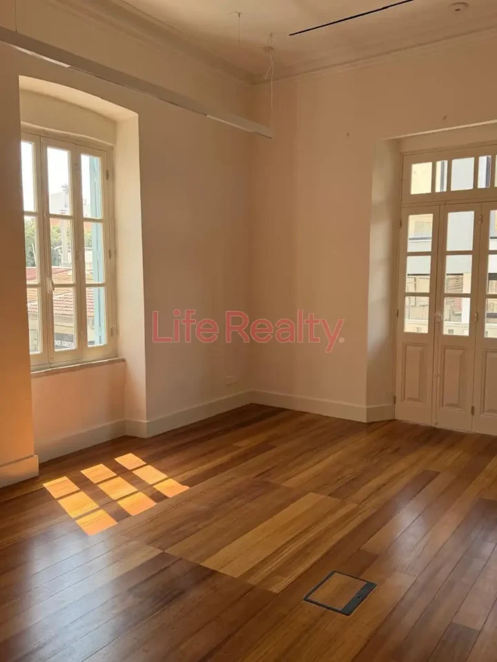 Офис 400 м² в аренду в Limassol, Historical Center