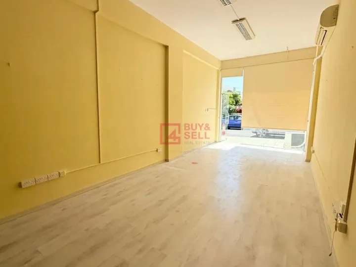 Trading area 52 m² for rent in Limassol, Limassol - Agia Zoni