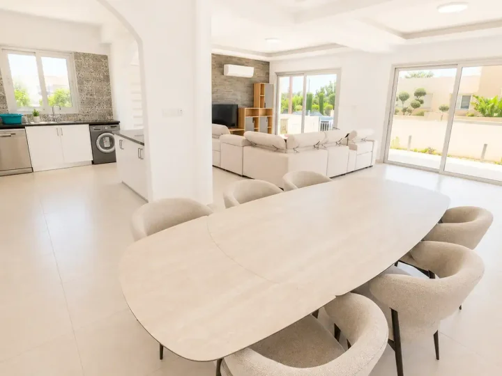 5-bedroom villa for rent 380 m² in Paphos, Paphos - Anavargos
