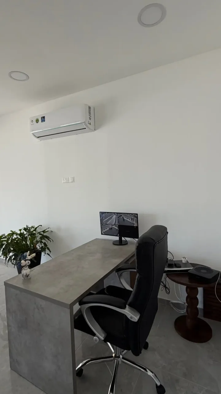 Office 100 m² for rent in Larnaca, Larnaka - Sotiros