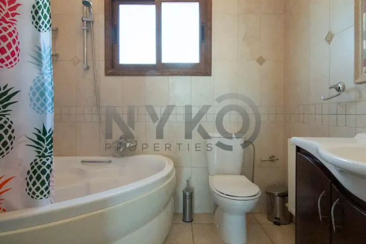 Detached house for rent 300 m² in Limassol, Parekklisia