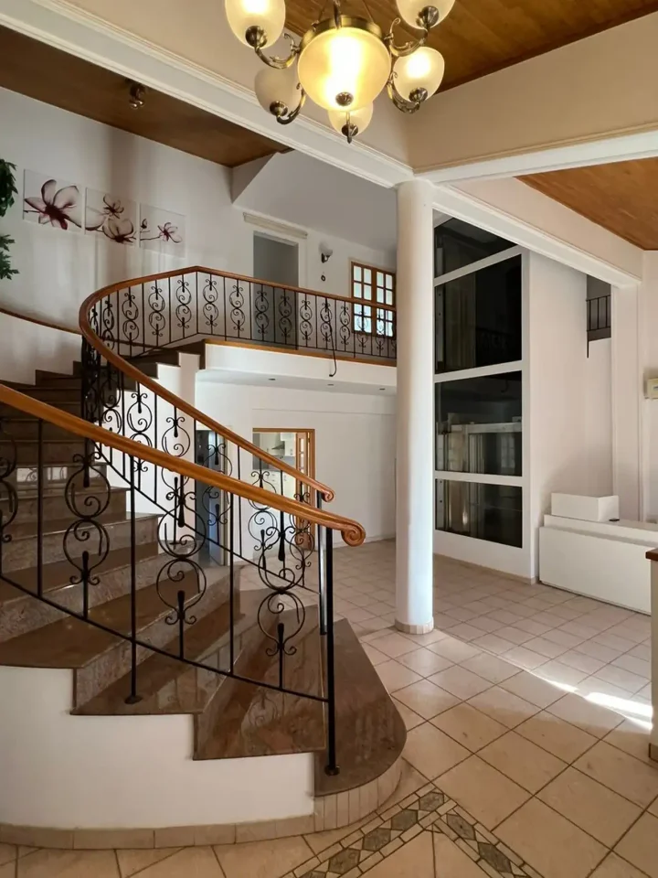 Semi-detached house for rent 325 m² in Limassol, Agios Athanasios