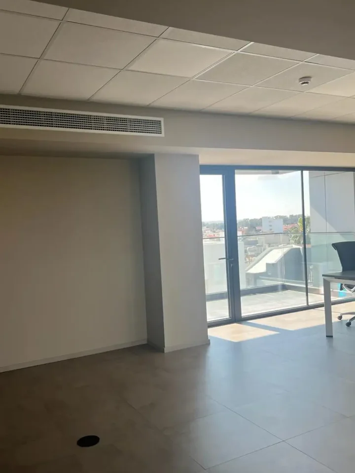 Office 500 m² for rent in Limassol, Limassol - Zakaki