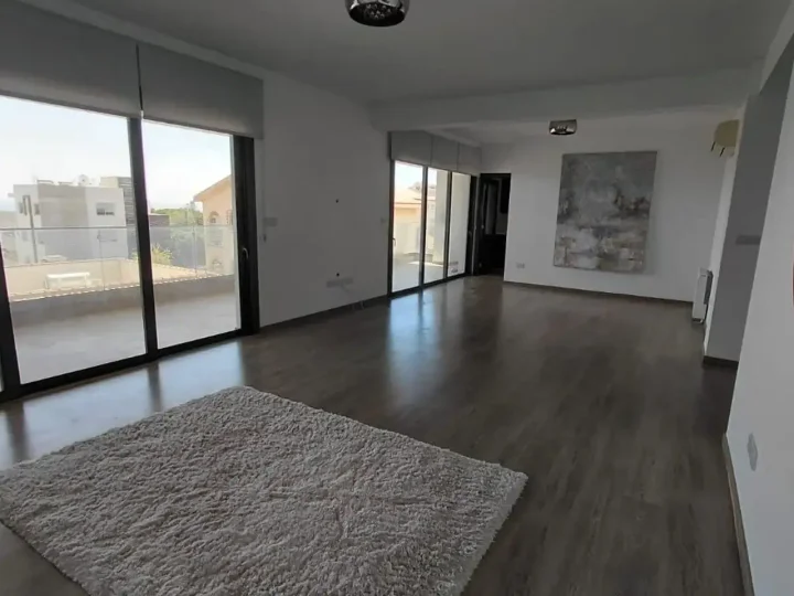 3-bedroom apartments for rent 160 m² in Limassol, Limassol - Mesa Geitonia