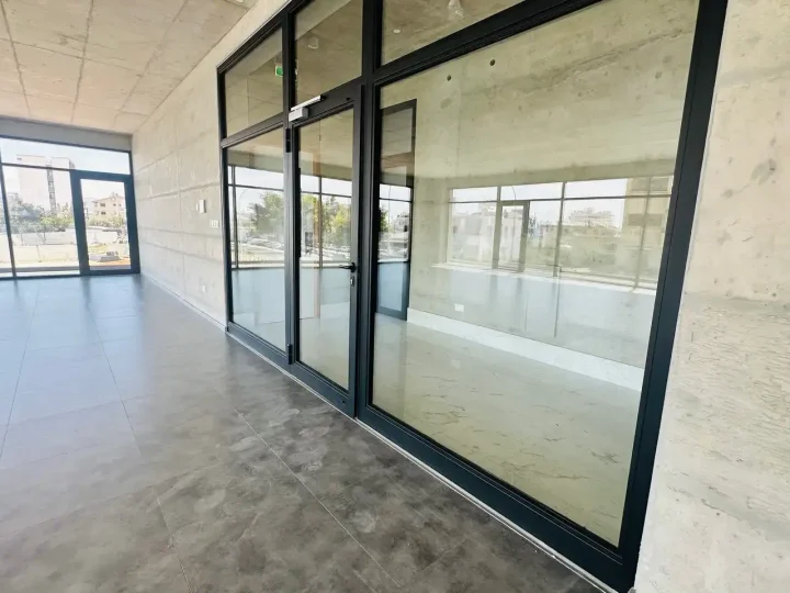 Office 170 m² for rent in Limassol, Limassol - Kapsalos