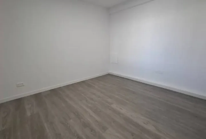 Office 95 m² for rent in Nicosia, Nicosia - Trypiotis