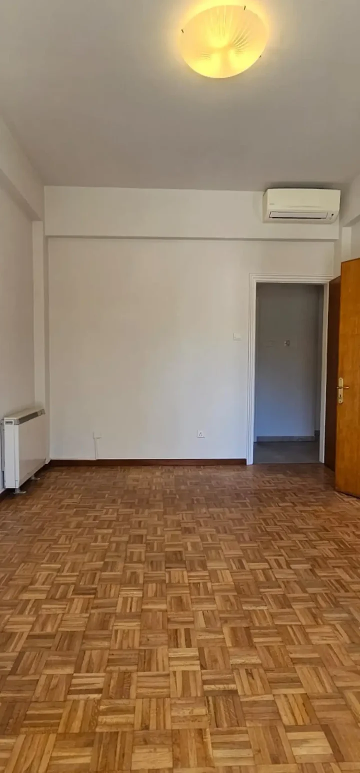 Commercial properties 700 m² for rent in Nicosia, Agioi Omologites