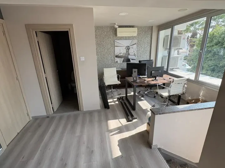 Office 125 m² for rent in Limassol, Limassol - Katholiki