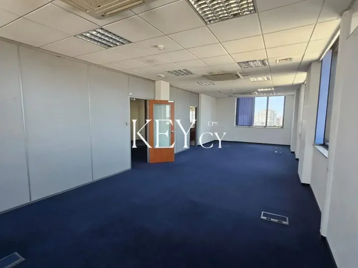 Office 265 m² for rent in Limassol, Limassol - Apostolos Andreas