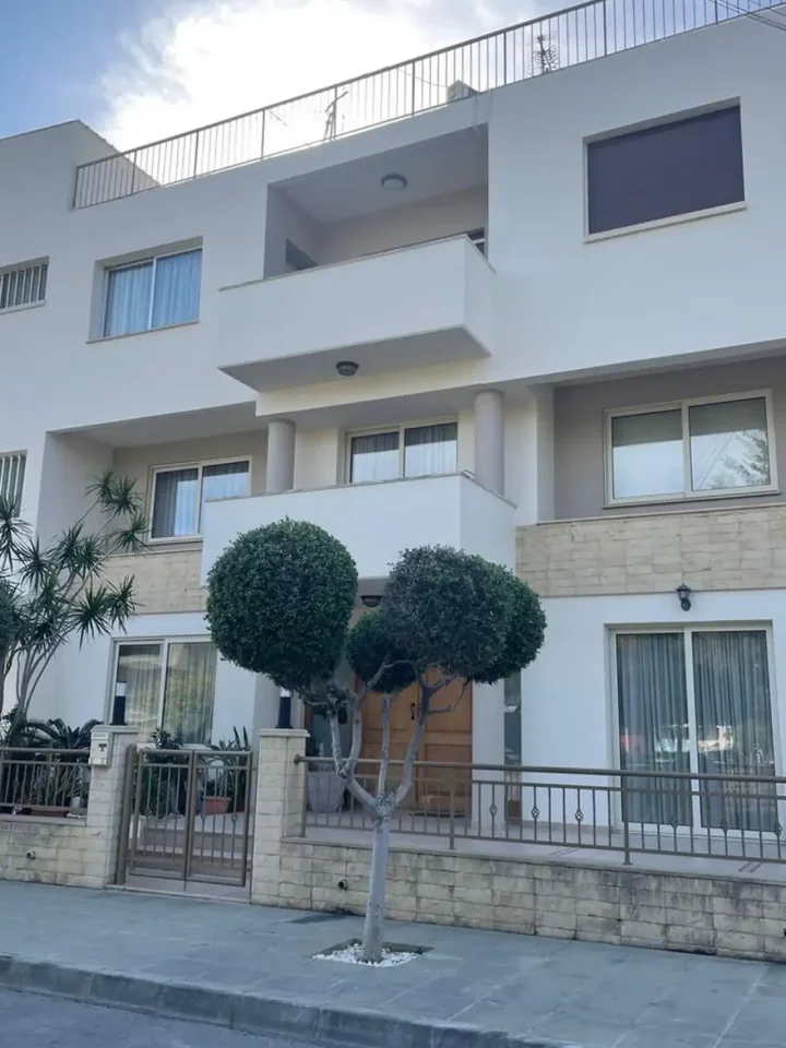 4-bedroom detached house for rent 220 m² in Limassol, Limassol - Omonia