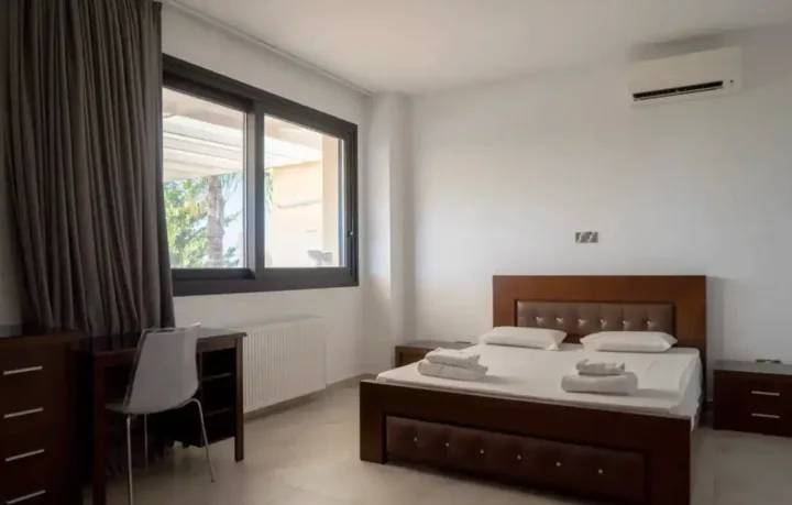 Villa for rent 300 m² in Paphos, Pegeia