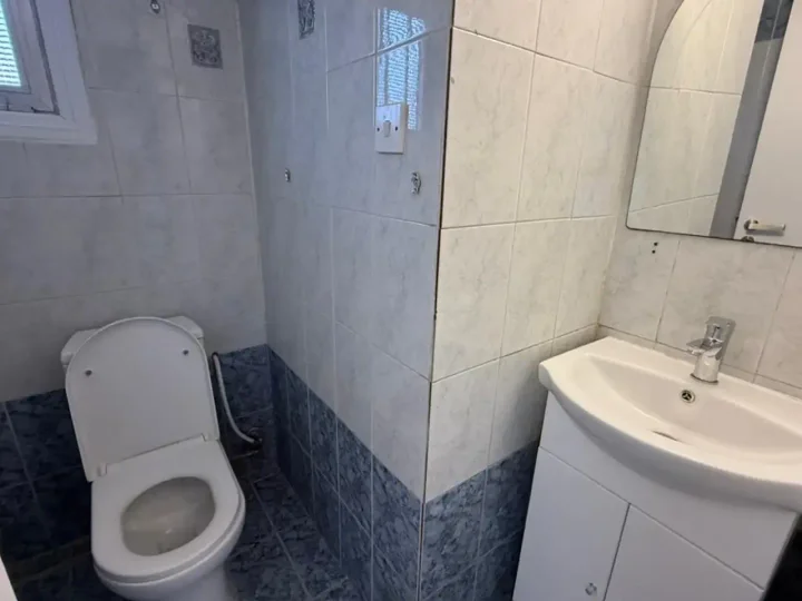 3-bedroom apartments for rent 100 m² in Larnaca, Larnaka - Finikoudes
