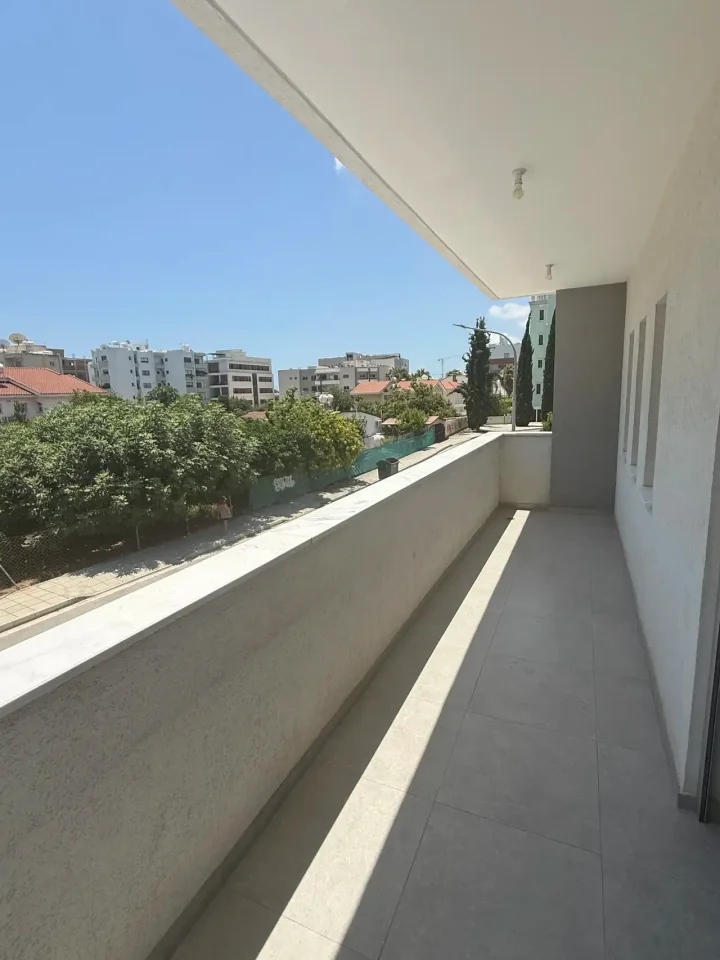 3-bedroom apartments for rent 180 m² in Limassol, Potamos Germasogeias