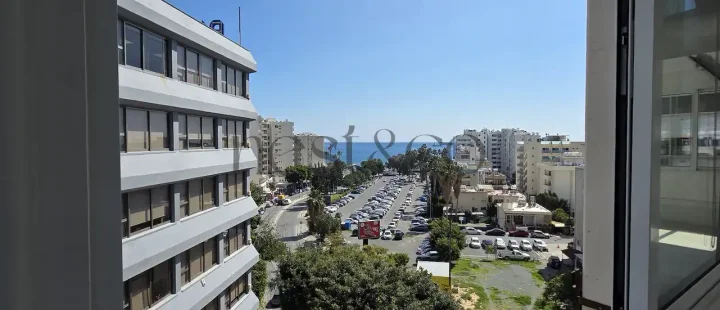 Office 130 m² for rent in Limassol, Limassol - Neapolis