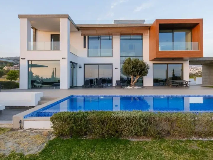 Villa for rent 220 m² in Paphos, Pegeia