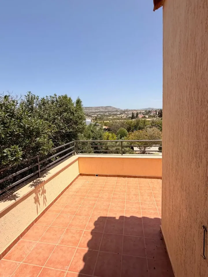 Villa for rent 270 m² in Paphos, Pegeia