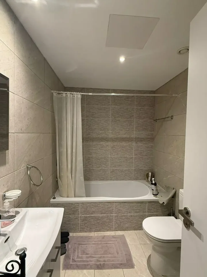 3-bedroom apartments for rent 160 m² in Limassol, Mouttagiaka Tourist Area