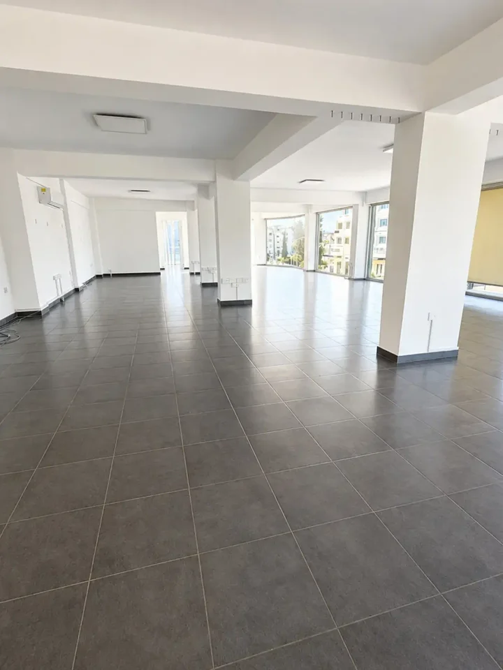 Office 190 m² for rent in Paphos, Paphos - Agios Theodoros