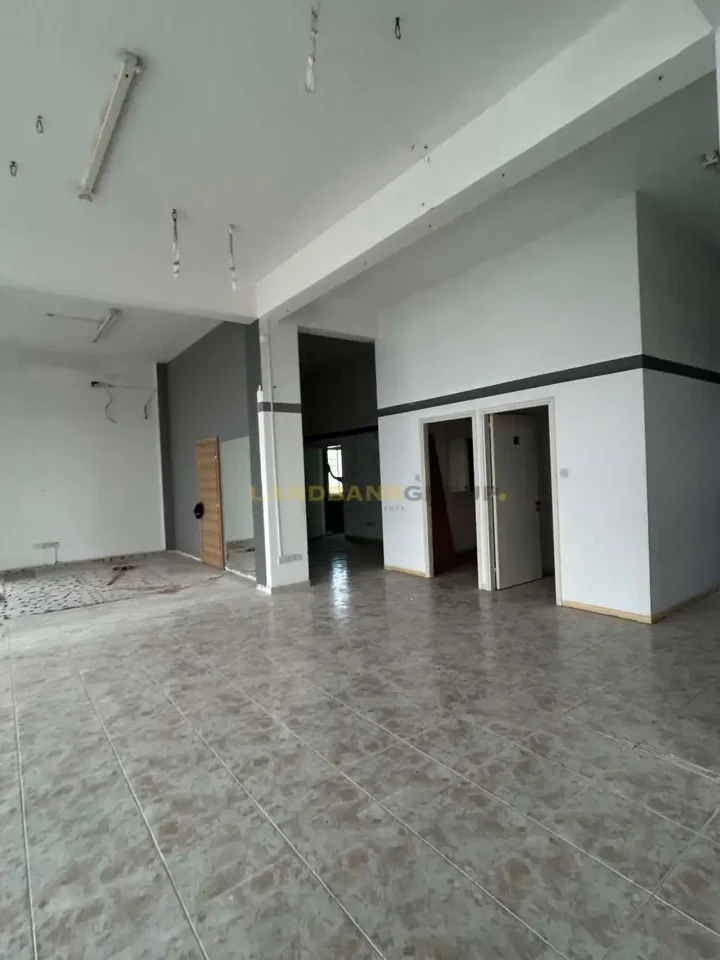 Офис 500 м² в аренду в Nicosia, Egkomi
