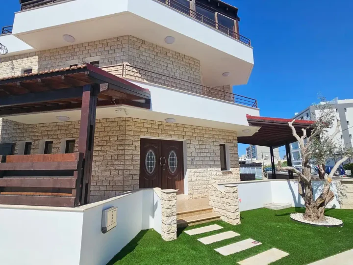 Residential properties for rent 260 m² in Larnaca, Larnaka - Agioi Anargyroi I