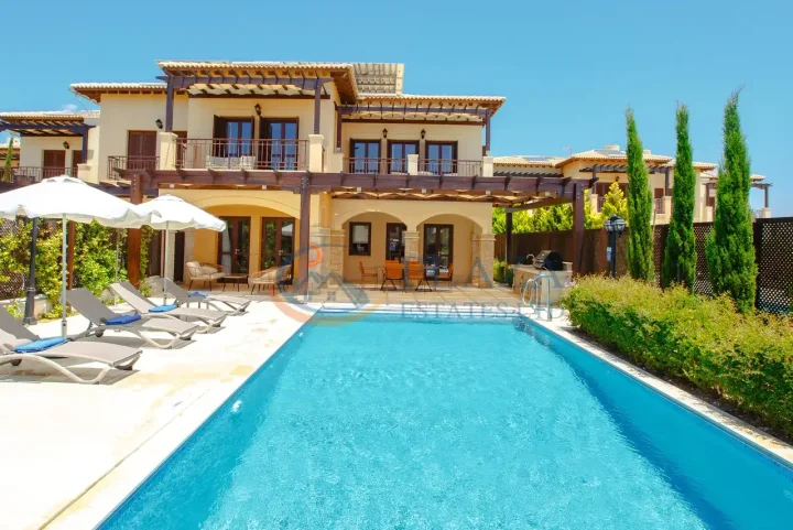 3-bedroom villa for rent 215 m² in Paphos, Aphrodite hills Kouklia