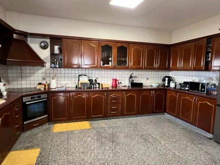 5-спальная вилла в аренду 230 м² в Limassol, Agios Tychon Tourist Area