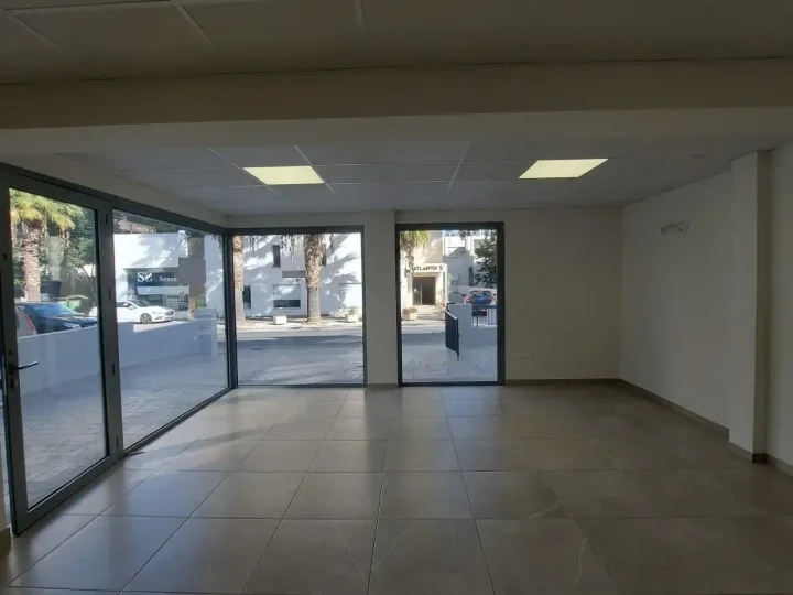 Commercial properties 120 m² for rent in Nicosia, Agioi Omologites