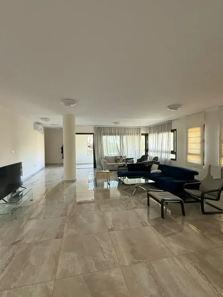 3-bedroom apartments for rent 160 m² in Limassol, Mouttagiaka Tourist Area