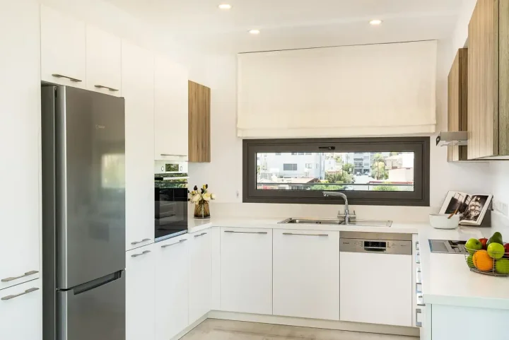 2-bedroom apartments for rent 93 m² in Limassol, Limassol - Mesa Geitonia