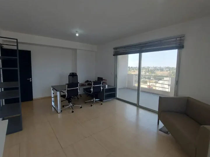 Office 240 m² for rent in Nicosia, Egkomi