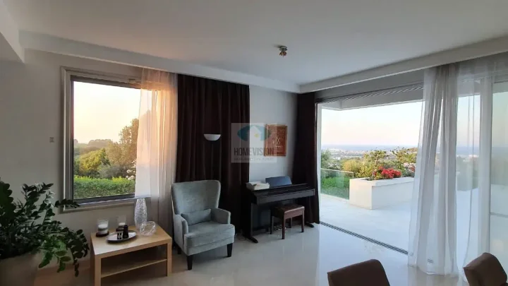 5-bedroom villa for rent 400 m² in Famagusta, Protaras