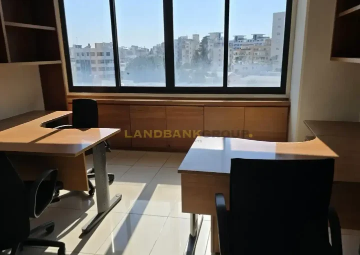 Office 254 m² for rent in Nicosia, Agioi Omologites