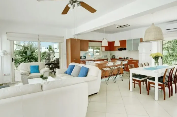 4-bedroom villa for rent 160 m² in Famagusta, Protaras