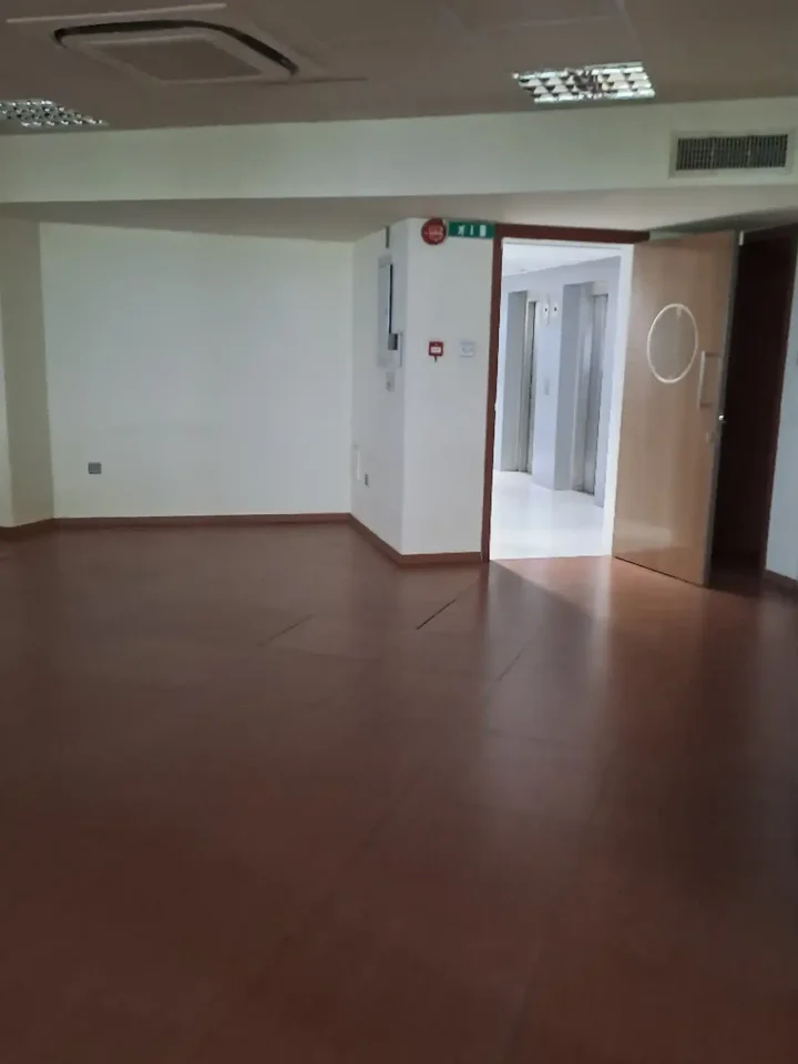 Office 242 m² for rent in Limassol, Limassol - Agios Nicolaos