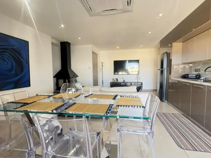3-bedroom penthouse for rent 145 m² in Larnaca, Larnaka - Makenzy