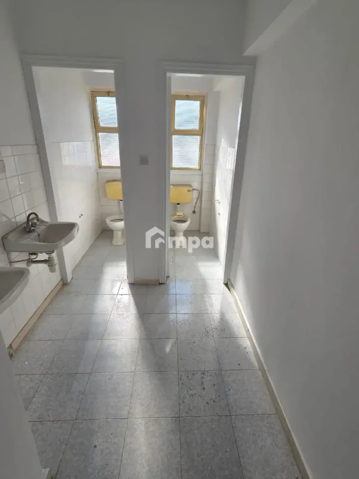 Офис 1000 м² в аренду в Nicosia, Latsia - Agios Eleftherios