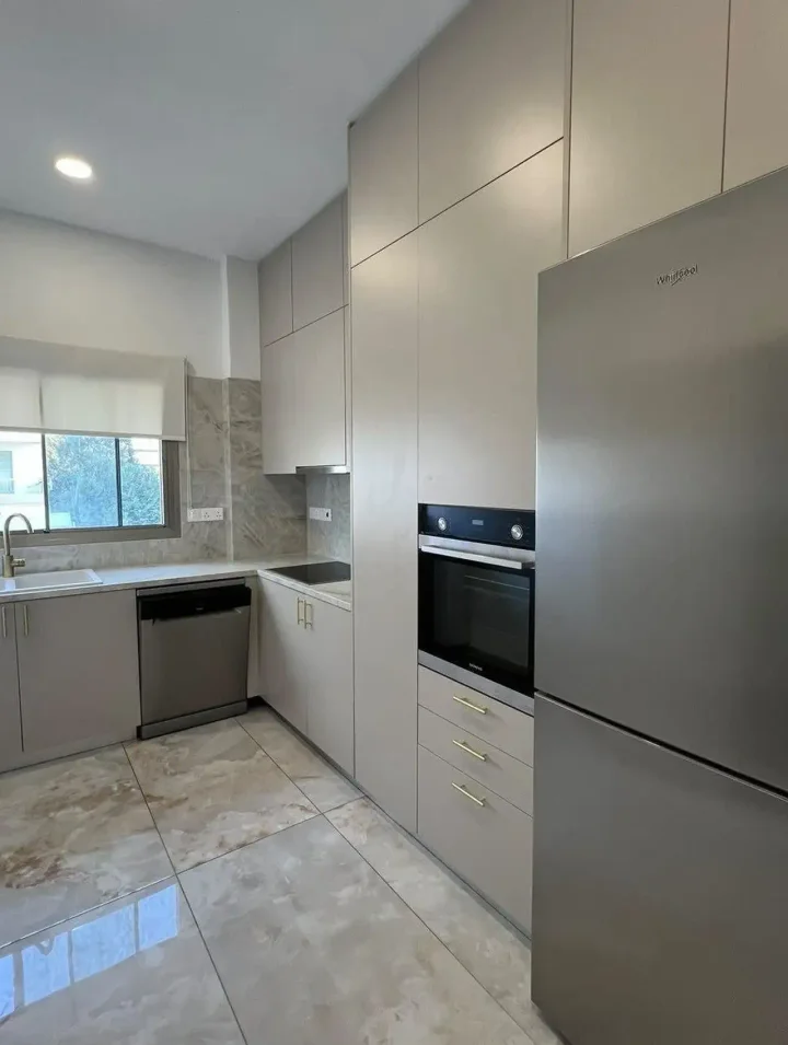 Apartments for rent 100 m² in Nicosia, Agioi Omologites