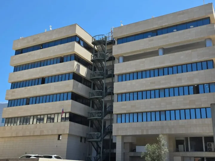 Office 460 m² for rent in Paphos, Paphos - Agios Theodoros