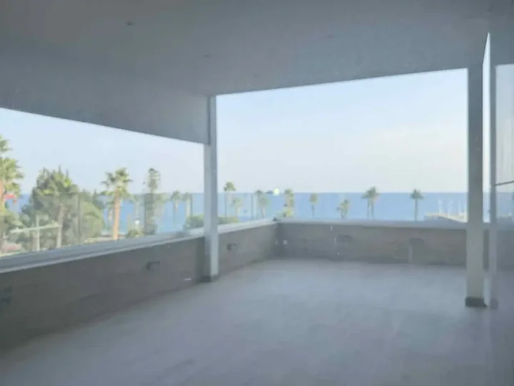 Office 216 m² for rent in Limassol, Limassol Marina