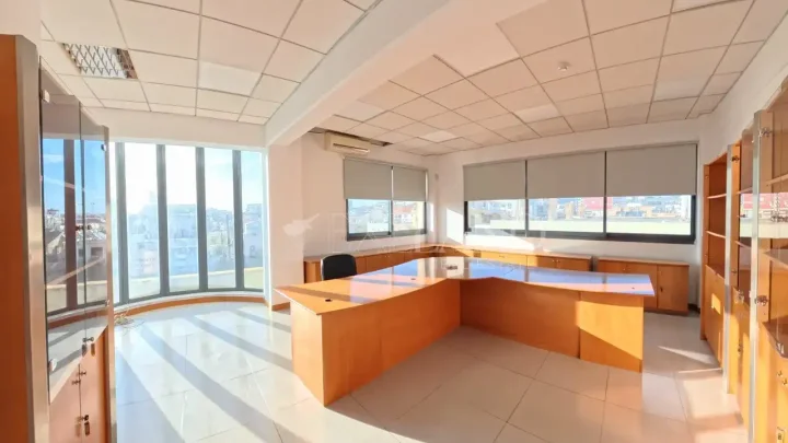 Office 200 m² for rent in Limassol, Limassol - Agia Fyla