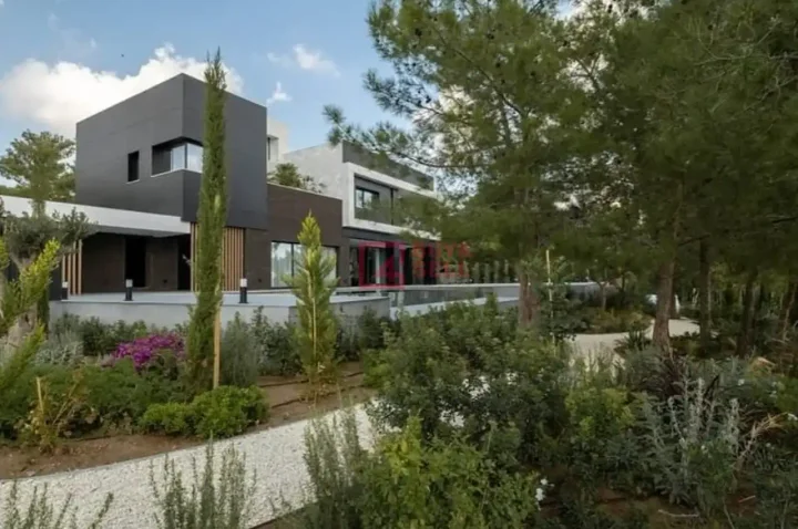 6+ bedroom villa for rent 800 m² in Limassol, Souni