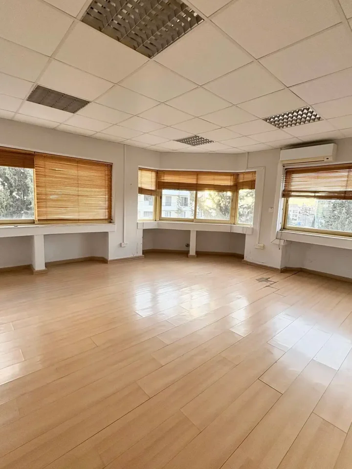 Office 177 m² for rent in Paphos, Paphos - Agios Theodoros