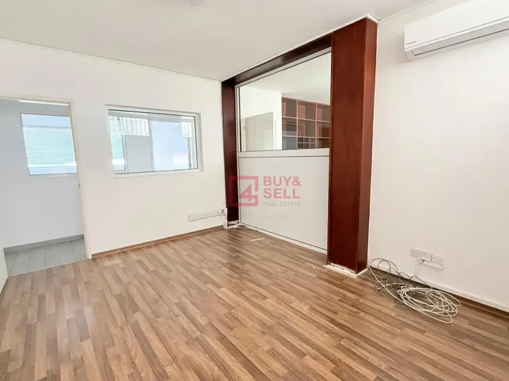 Office 99 m² for rent in Limassol, Limassol - Agios Nicolaos