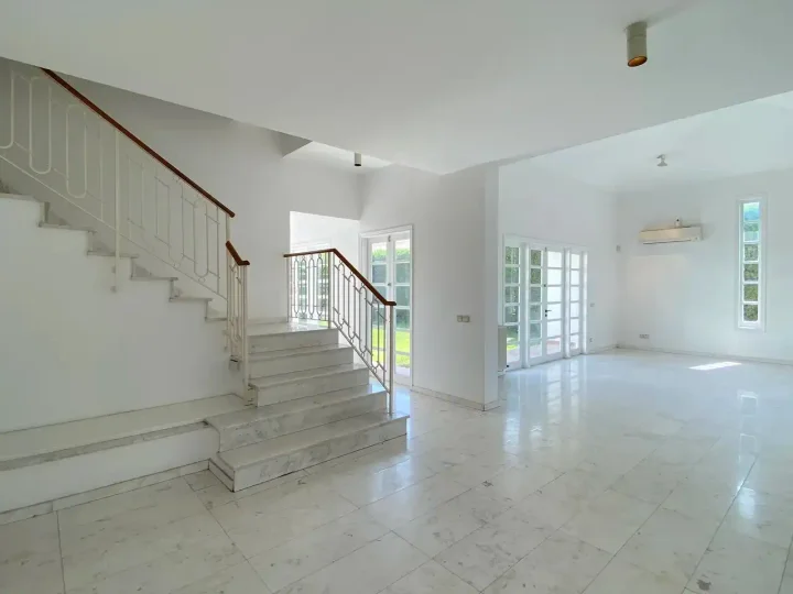 Отдельный дом в аренду 240 м² в Nicosia, Strovolos - Dasoupolis