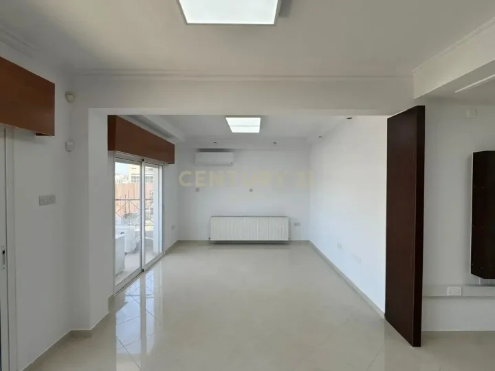 Office 171 m² for rent in Limassol, Germasogeia