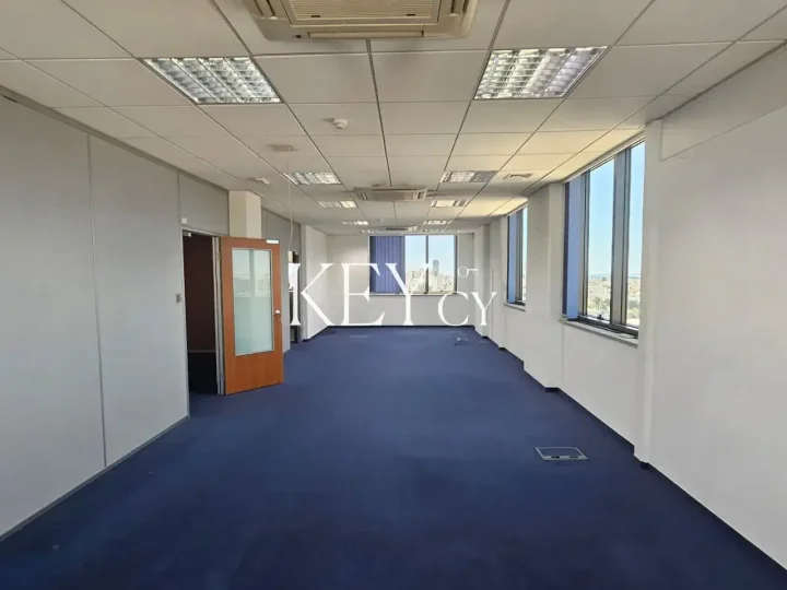 Office 265 m² for rent in Limassol, Limassol - Apostolos Andreas